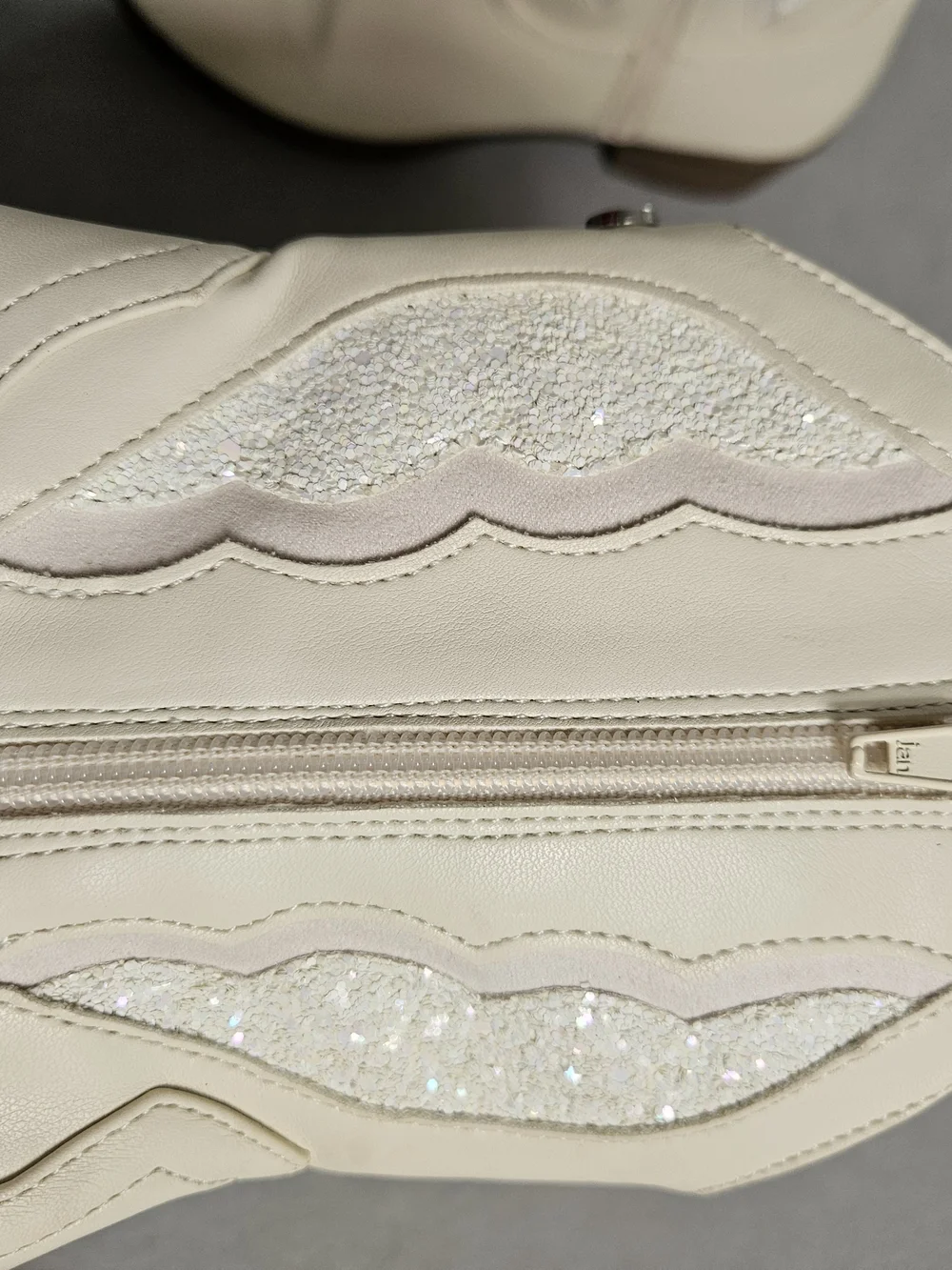 Madden NYC White Glitter Inset Western Ankle Cowboy Boots Size 5